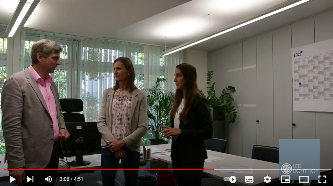 Projektbericht blendfreie und bildschirmarbeitsplatztaugliche LED-Beleuchtung durch LED Lichtbänder