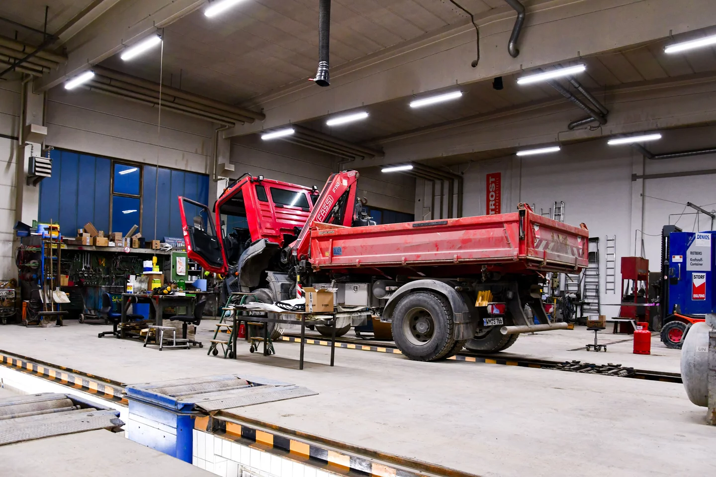 Robust und breitstrahlend - TGL beweist Mehrwerte in NFZ-Werkstatt