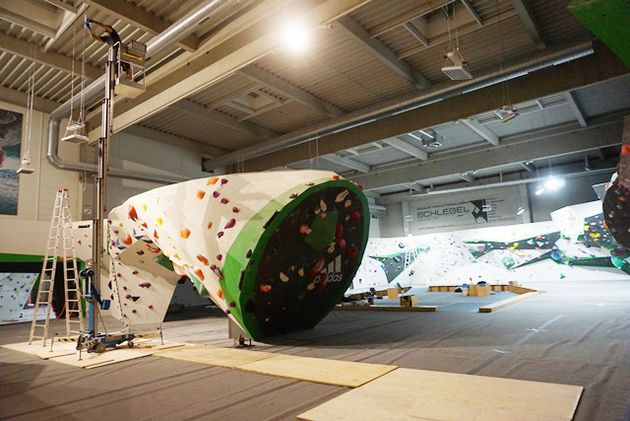 Leuchtenmontage bei AS LED Lighting über Kooperationspartner